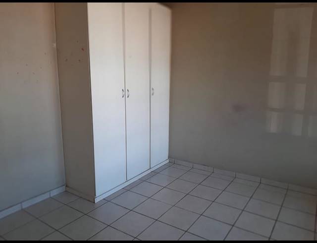 6 BEDROOM CLUSTER FOR SALE IN GEDULD
